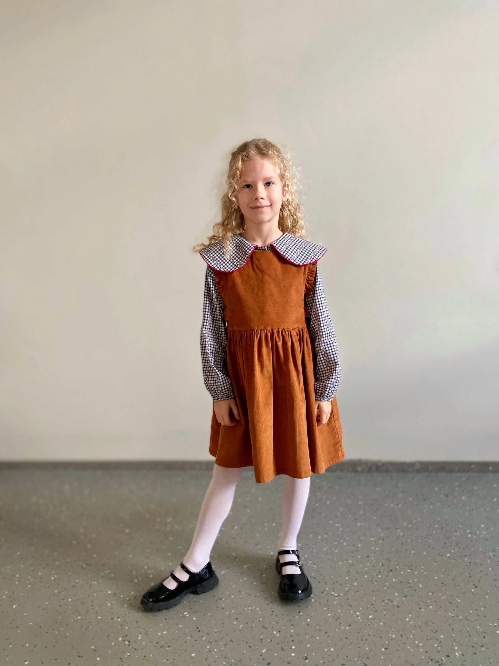 Vaikiskas velveto sarafanas, cinamoninis