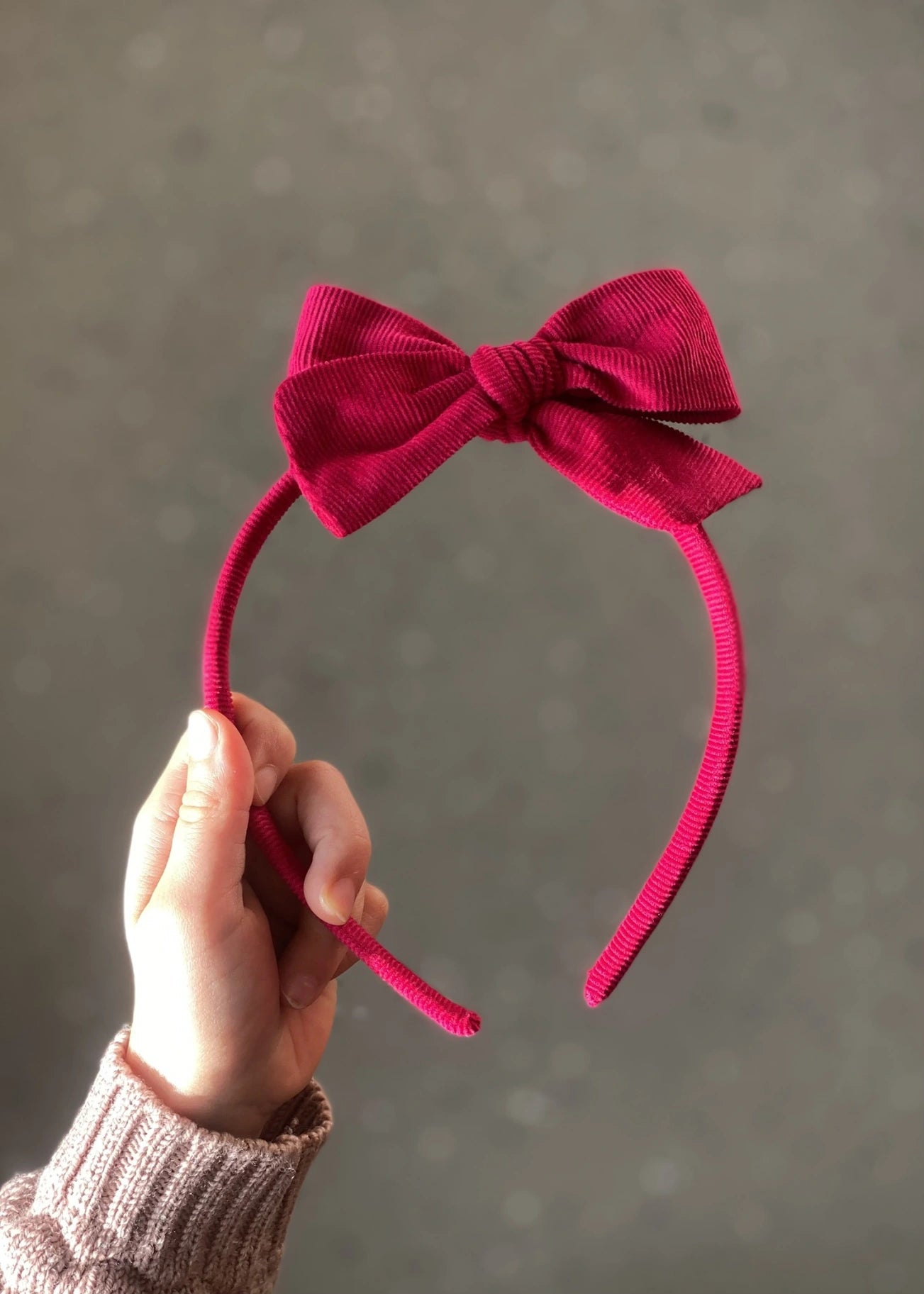 Velvetinis plaukų lankelis su kaspinu (L dydis)